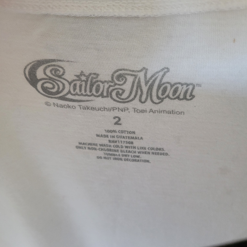 Torrid size 2 Sailor Moon white tshirt - Picture 3 of 4
